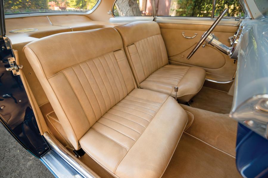 Интерьер Cunningham C-3 Continental Coupe 1953 года  (фото 33 из 41)